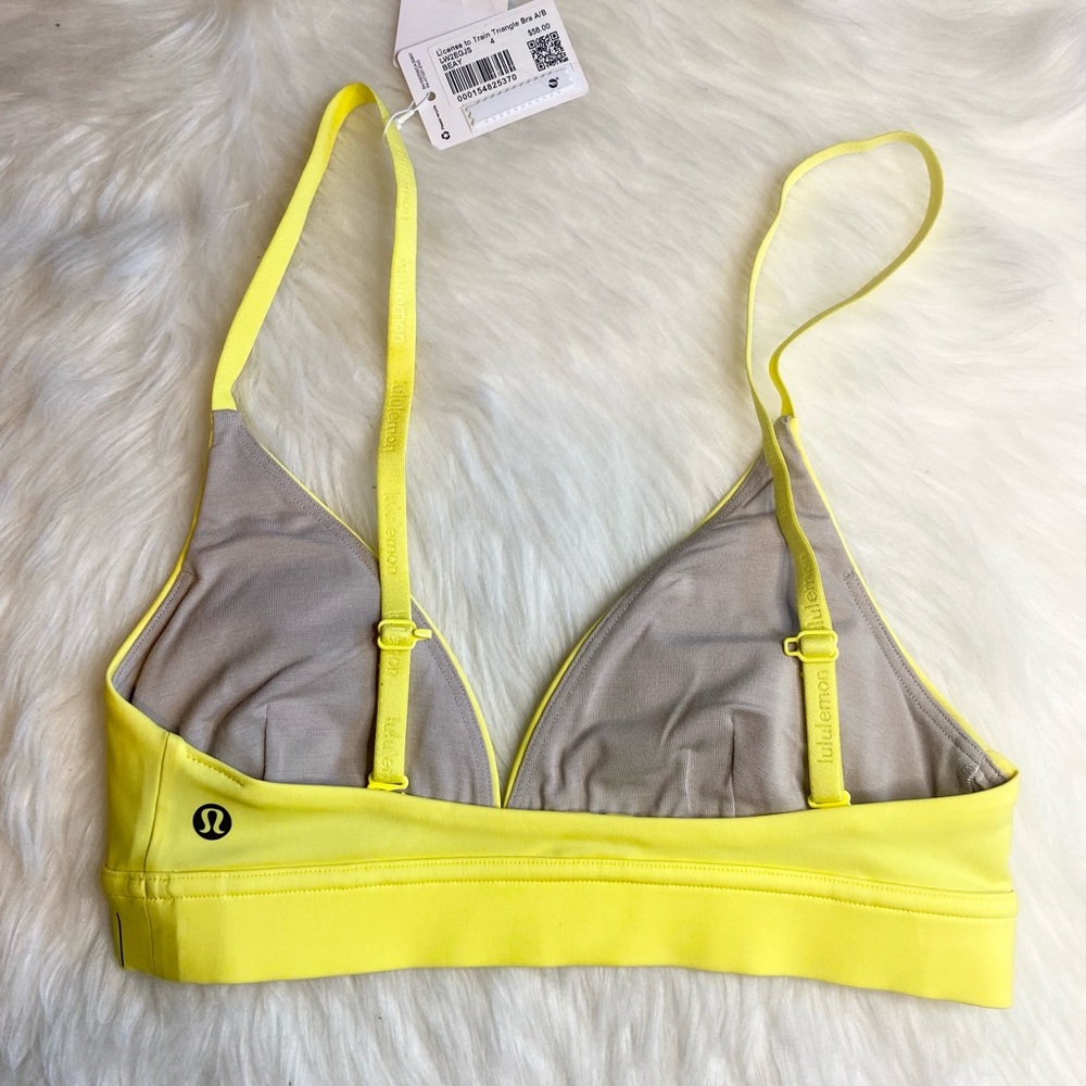 Lululemon License to Train Triangle Bra Light Support A/B Cup Logo Size 4 BEAY - Picture 3 of 5